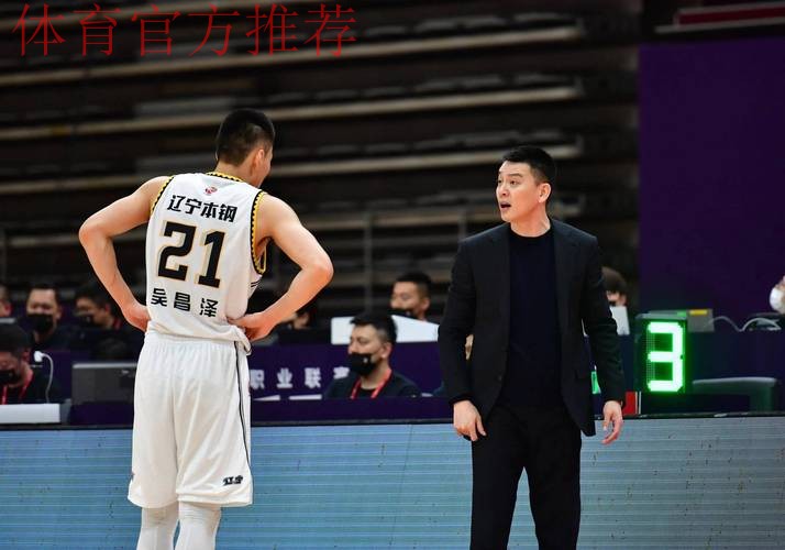 杨鸣赛中抗议裁判:你不能这么偏,广厦全是轻微触碰 杨鸣赛中抗议裁判:你不能这么偏,广厦全是轻微触碰